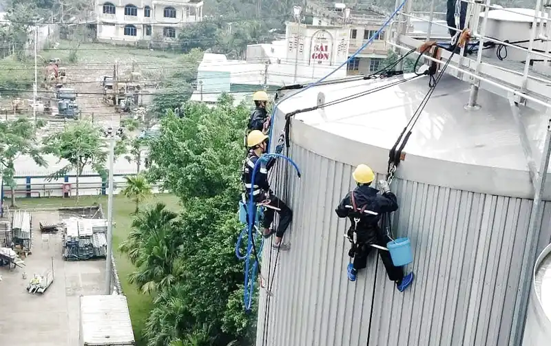 Dịch Vụ Vệ Sinh Công Nghiệp Chuyên Sâu Tại Đà Nẵng - Giải Pháp An Toàn & Đạt Chuẩn Cho Nhà Máy, Kho Xưởng